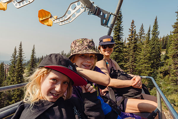 Family summer sightseeing chair