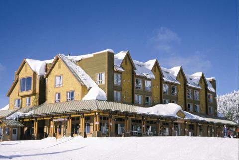 Chateau Big White Exterior